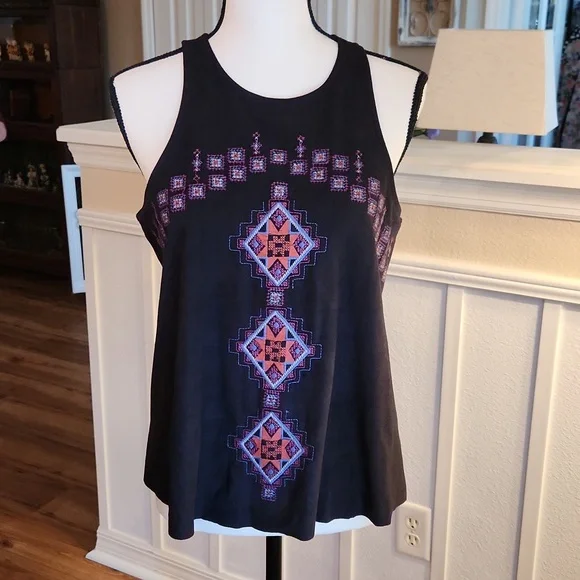 Hollister, NWOT, Women's Top, Black with Embroidery on front, Medium - Picture 1 of 13